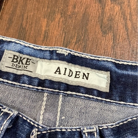 BKE DENIM “Aiden” boot leg jeans Size 25R *bbq stain on left leg EUC - Picture 15 of 16